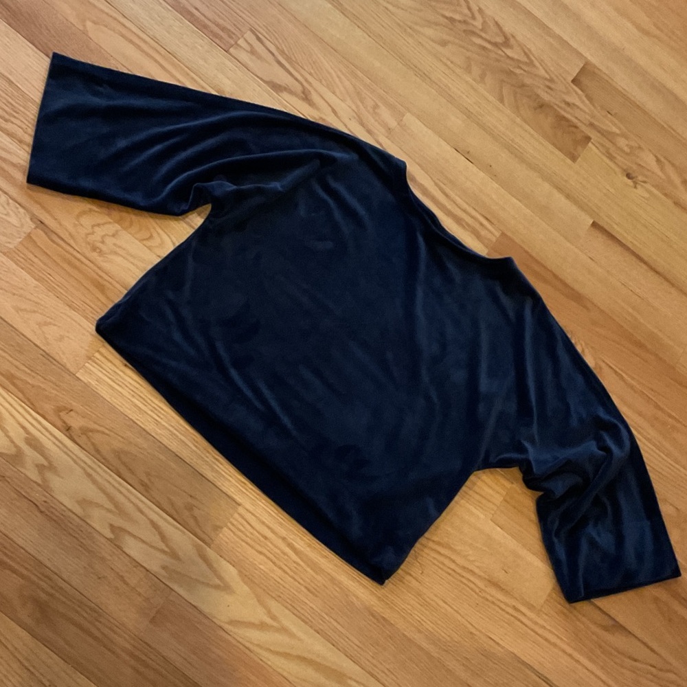 DKNY Navy Blue Wide opening Velvet Long Sleeve Top navy NWOT - Picture 2 of 10